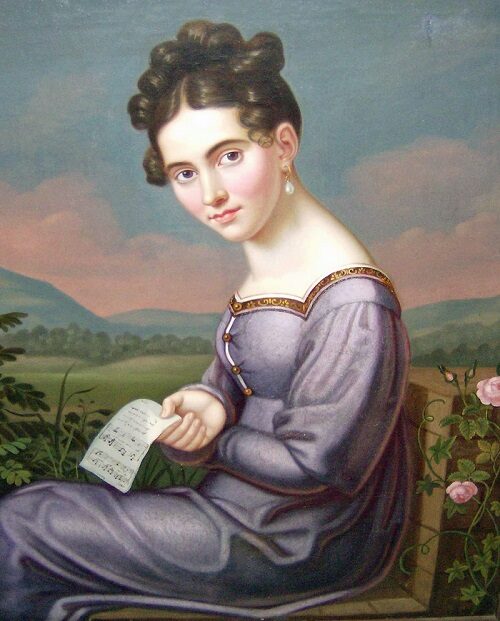 Gemälde einer auf einer Bank in der Natur sitzenden Frau. Sie trägt ein violettes Kleid und hält einen Brief in der Hand.